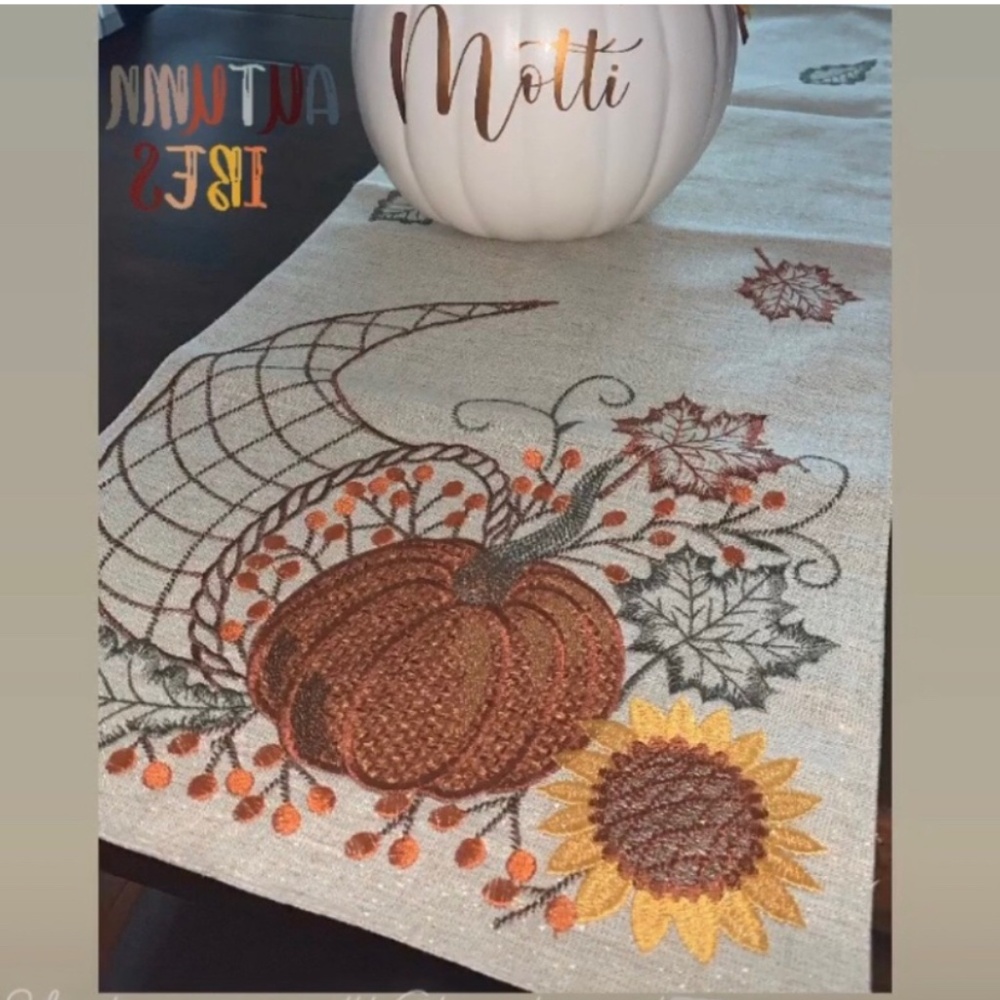 Thanksgiving table runner - Picture 2 of 2
